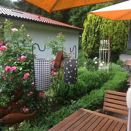 Haus Honigstal Cafe 公寓 *